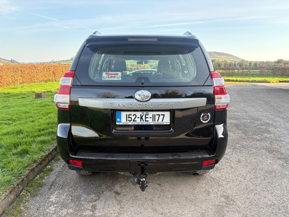 2015 Toyota Landcruiser - image 7