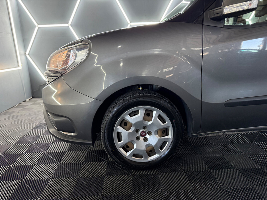2017 Fiat Doblo - image 14