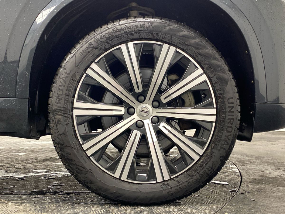 2022 Volvo XC90 - image 5