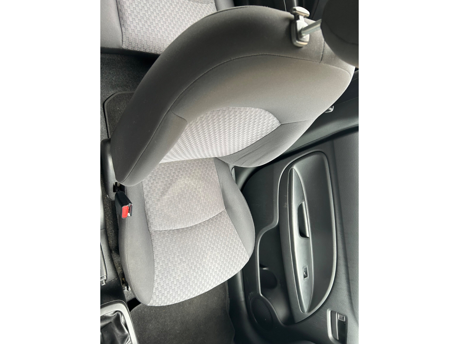 2018 Mitsubishi Space Star - image 15