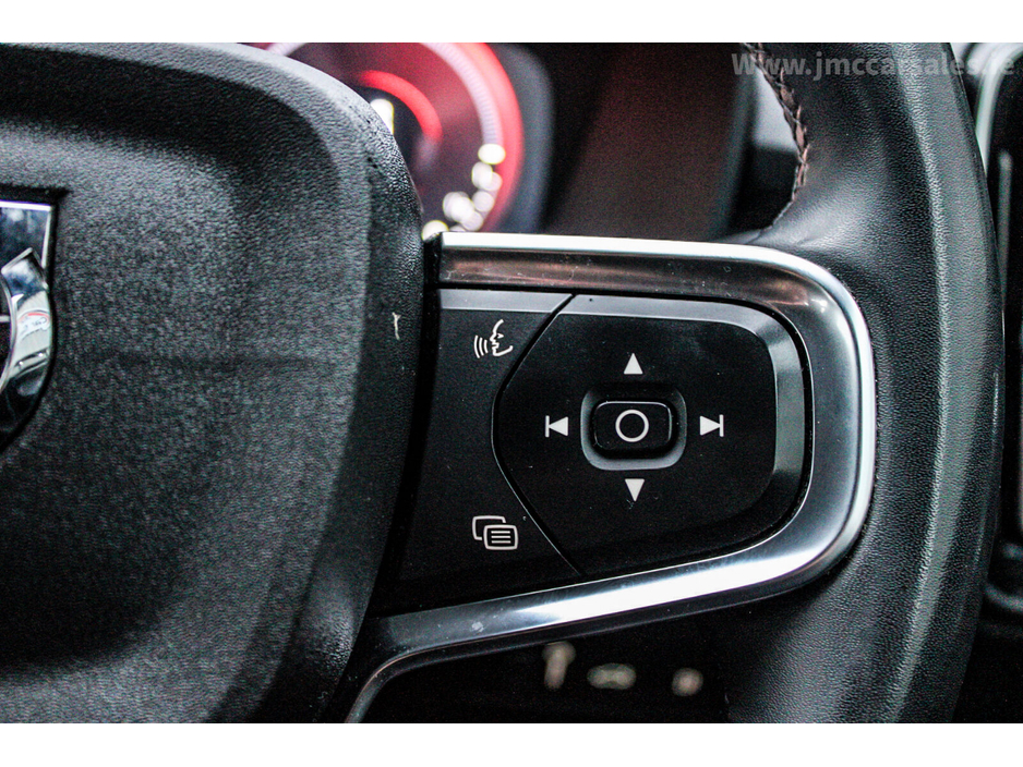 2022 Volvo XC40 T4 PHEV 211hp AT7 Plus bright €26,950