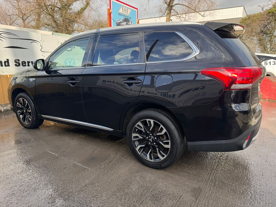 2017 Mitsubishi Outlander - image 19