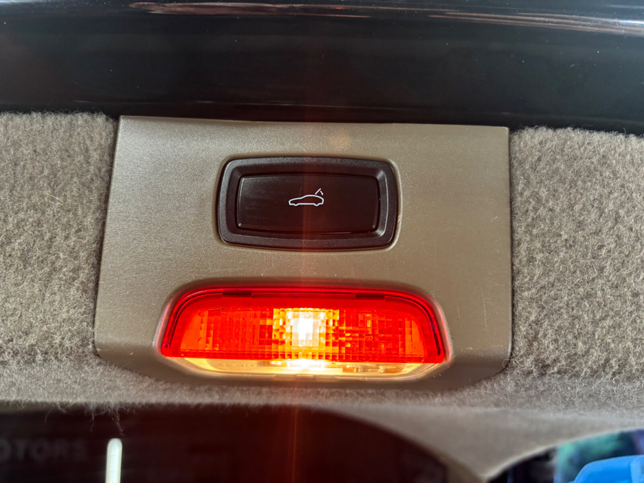 2012 Porsche Cayenne - image 17