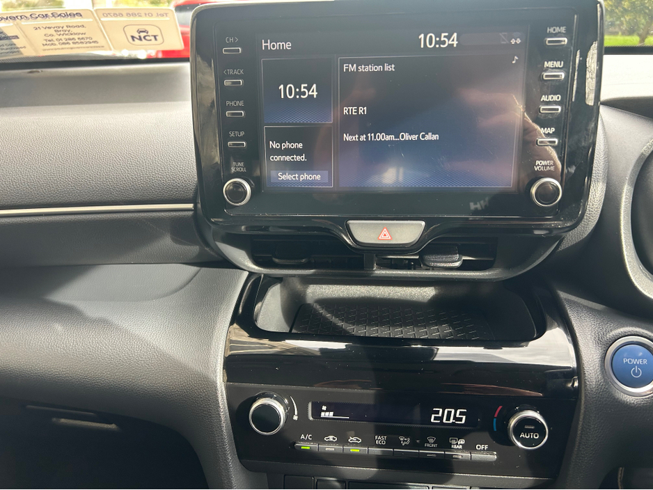 2023 Toyota Yaris Cross - image 9