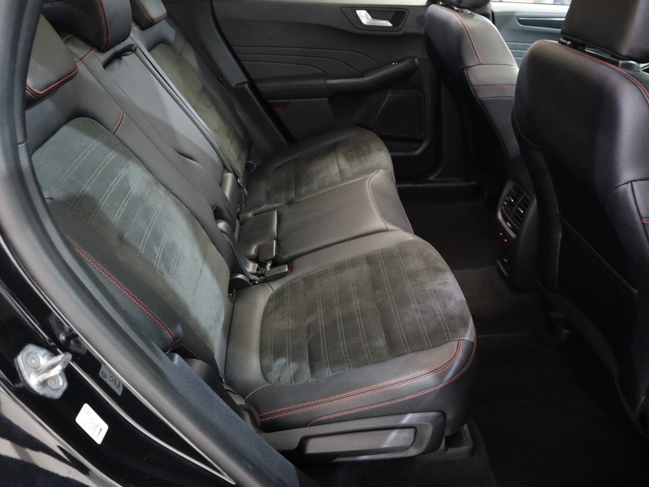 2022 Ford Kuga - image 24