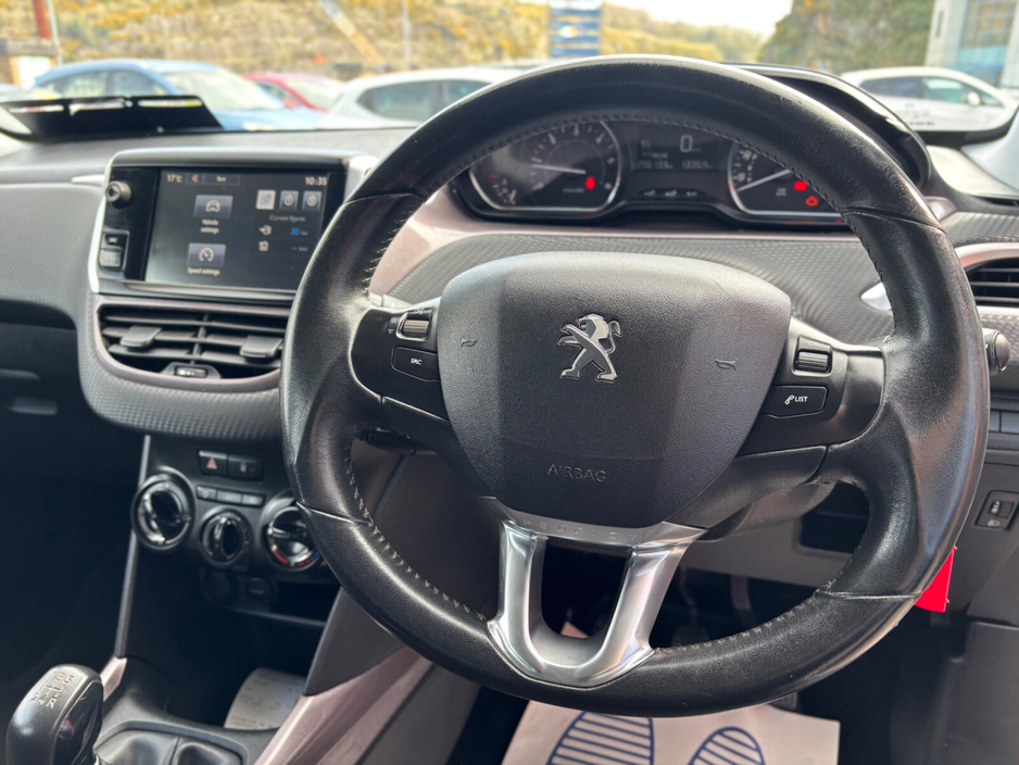 2014 Peugeot 2008 - image 7