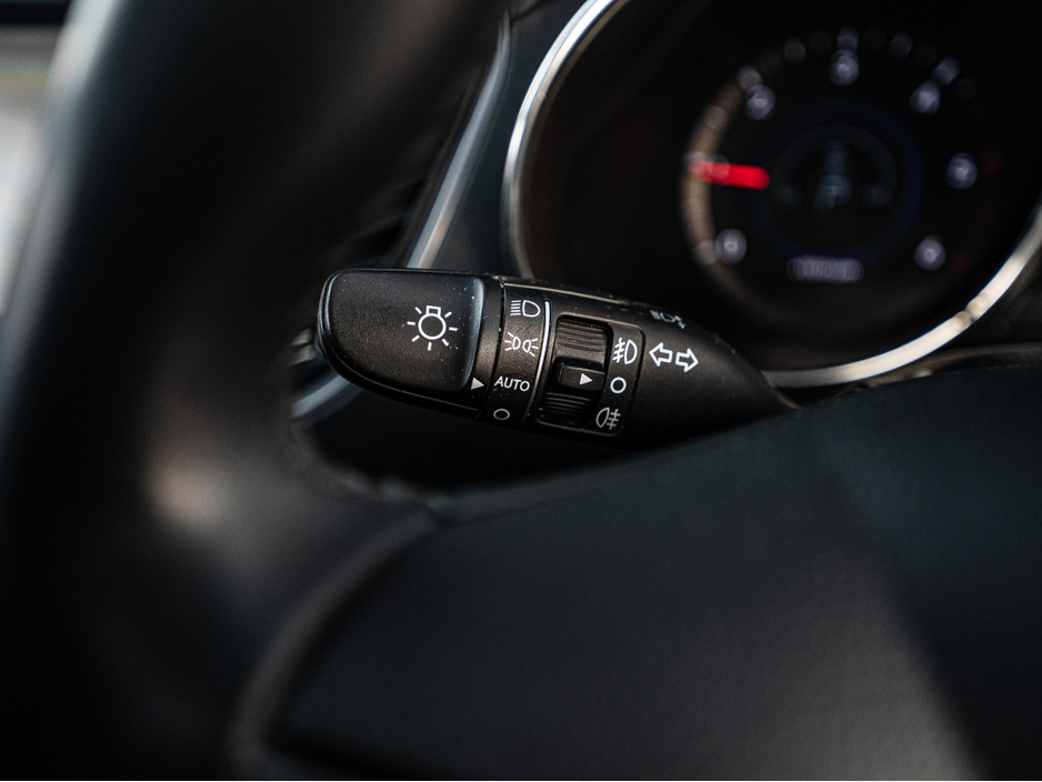 2014 Hyundai Santa Fe - image 20