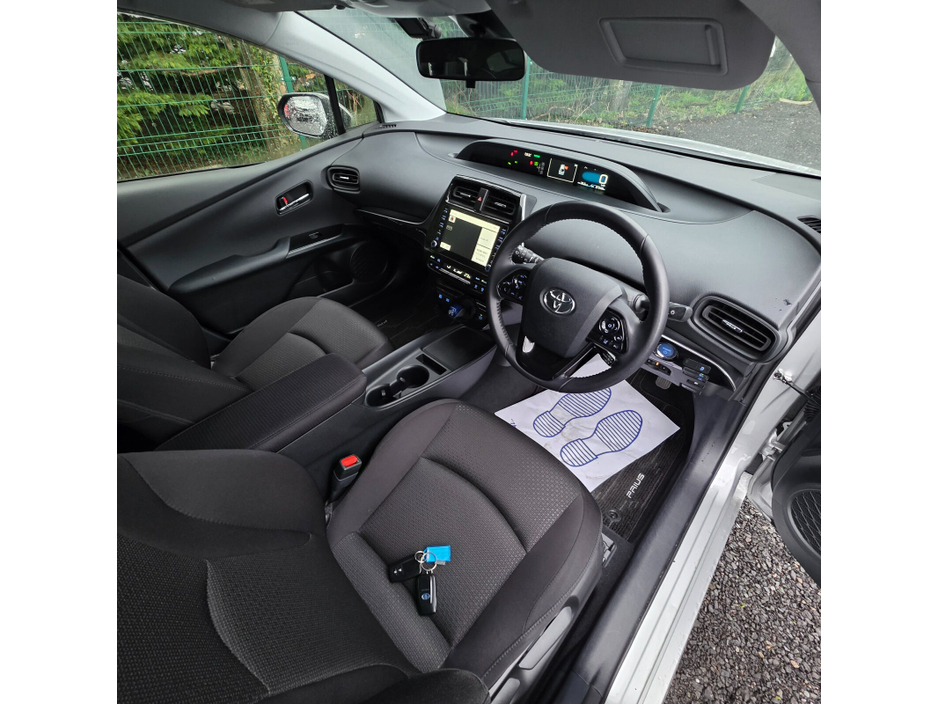 2022 Toyota Prius 1.8 Hybrid Luxury with Sat Navi & JBL €22,950