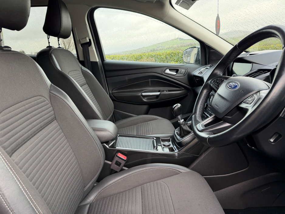 2018 Ford Kuga - image 12