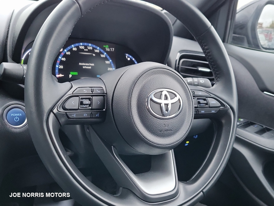 2023 Toyota Yaris CR CROSS LUNA SPORT 4DR AUTO €27,945
