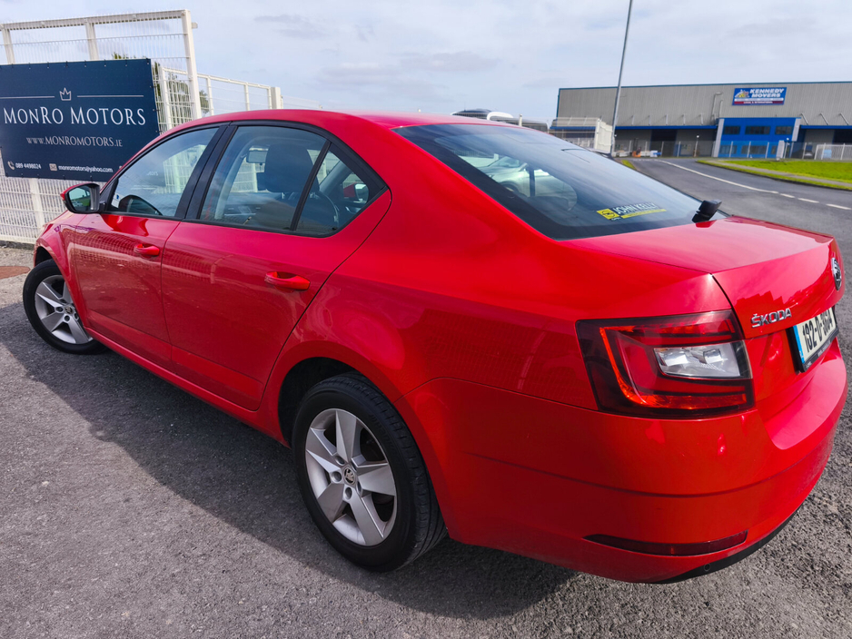 2018 Skoda Octavia - image 5