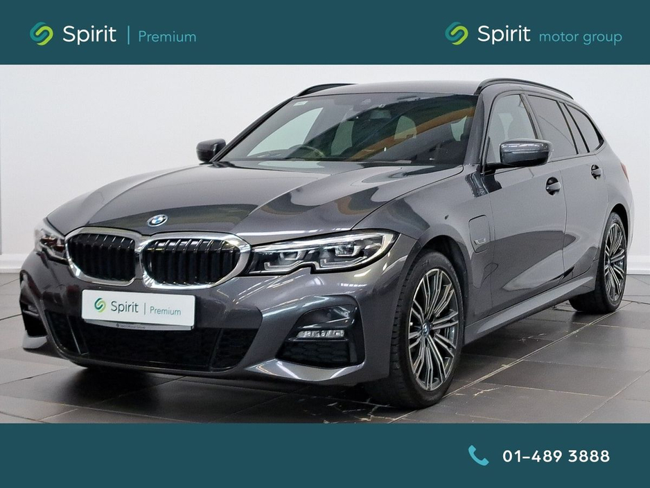 2022 BMW 3 Series - image 10