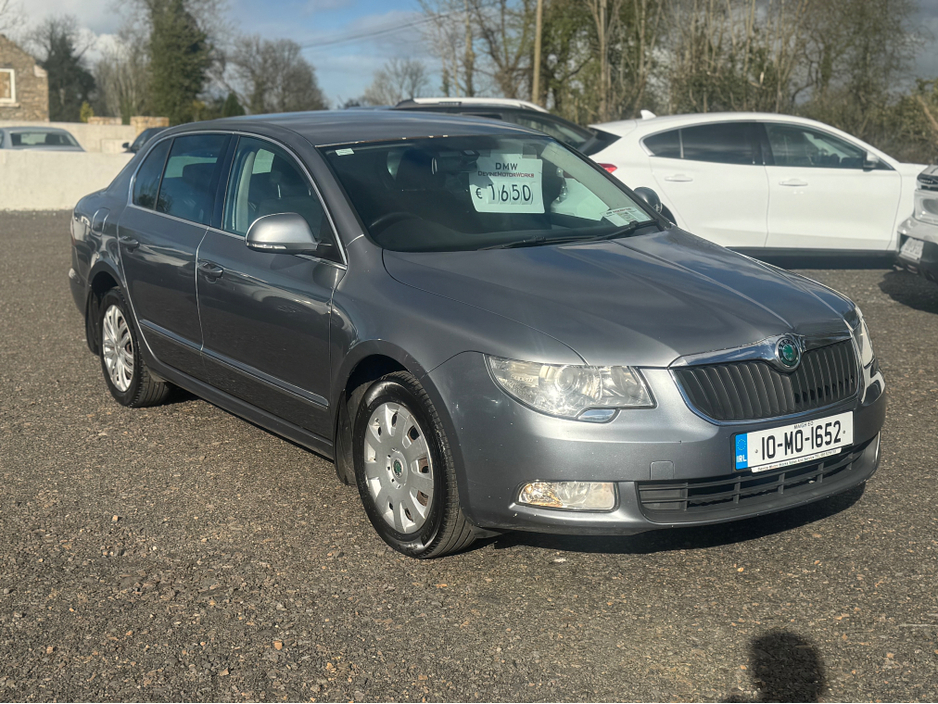 2010 Skoda Superb - image 7