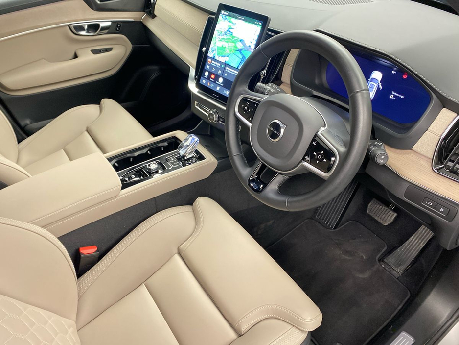 2025 Volvo XC90 - image 6