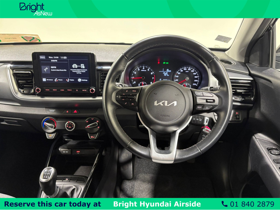 2023 Kia Stonic - image 13