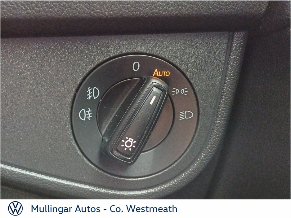 2023 Volkswagen Polo - image 9