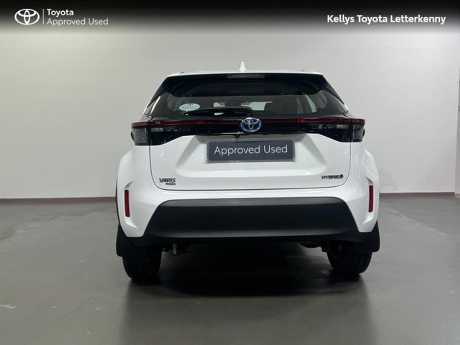 2022 Toyota Yaris Cross - image 5