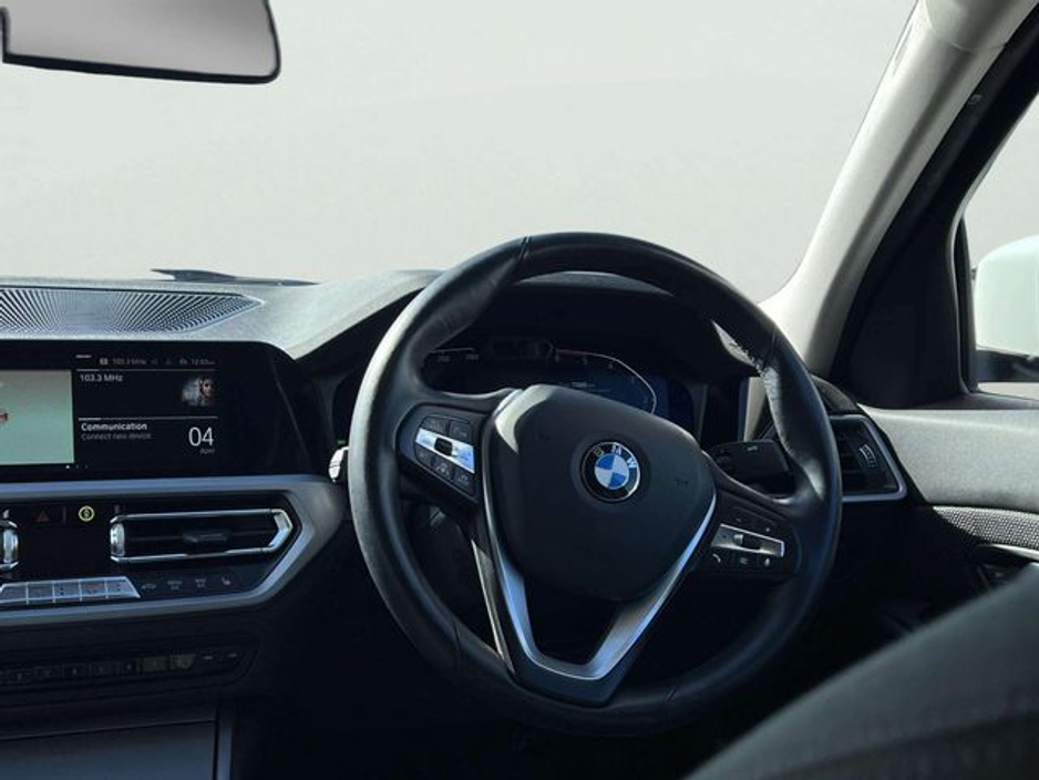 2019 BMW 3 Series - image 28