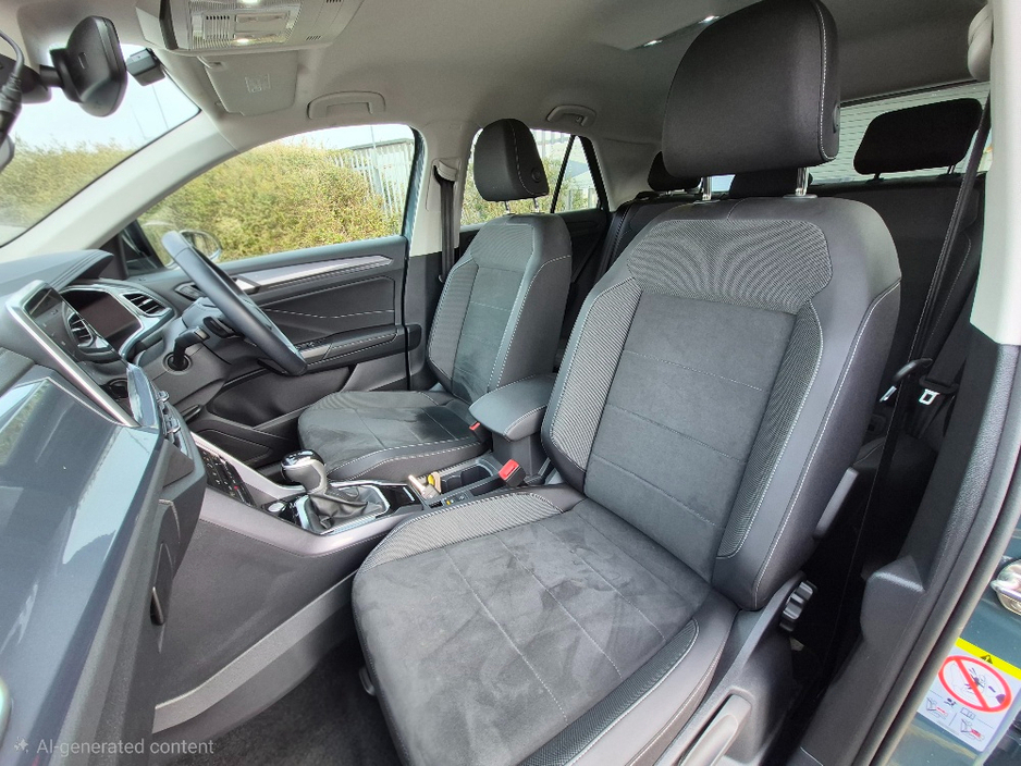 2023 Volkswagen T-Roc - image 18