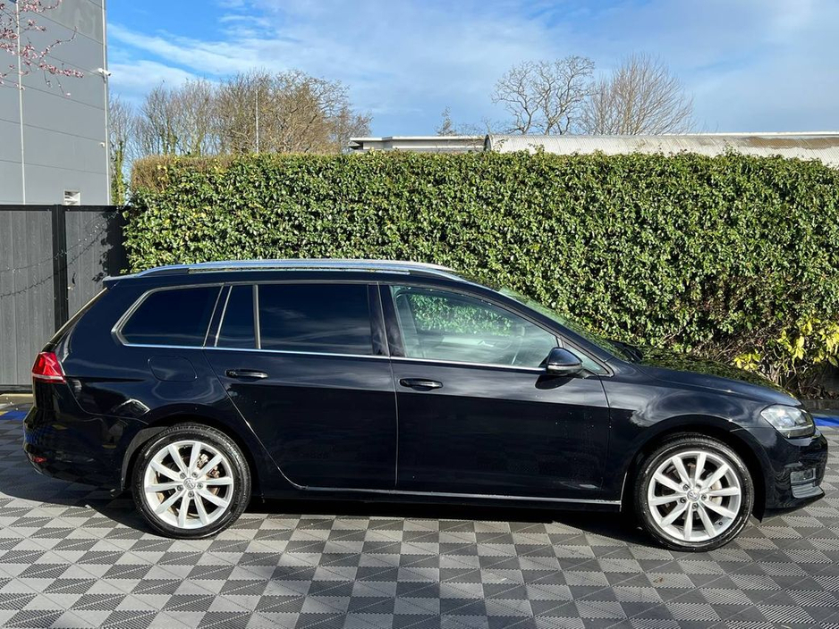 2017 Volkswagen Golf - image 2