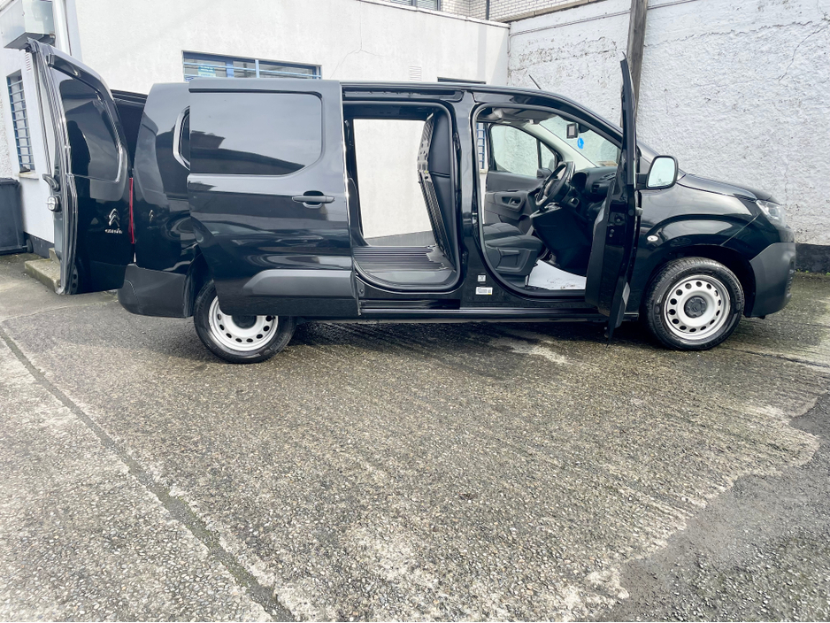 2023 Citroen Berlingo - image 6