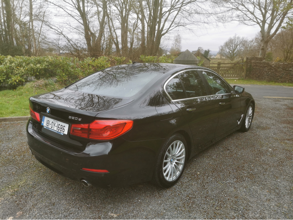 2018 BMW 5 Series - image 6