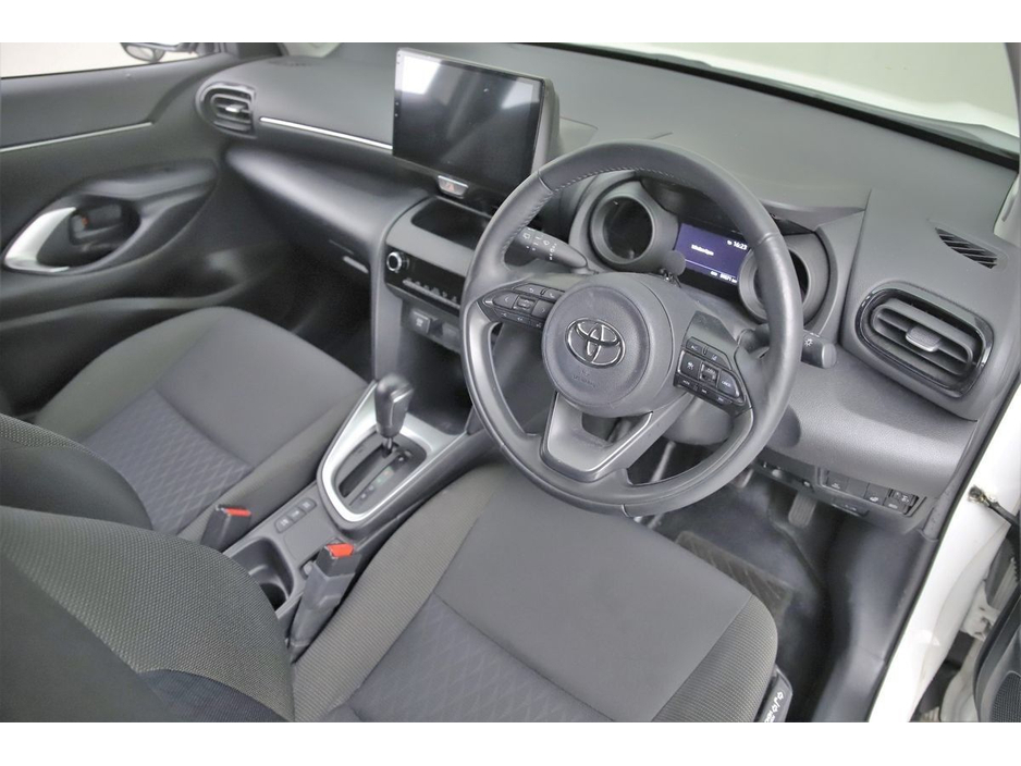 2022 Toyota Yaris Cross - image 20