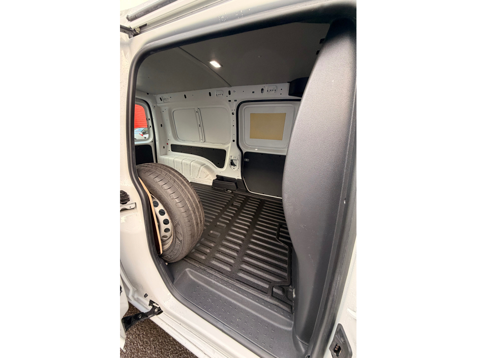 2019 Volkswagen Caddy 102BHP MAXI €13,414