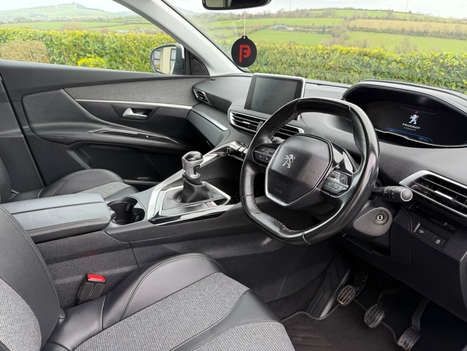 2019 Peugeot 3008 - image 11