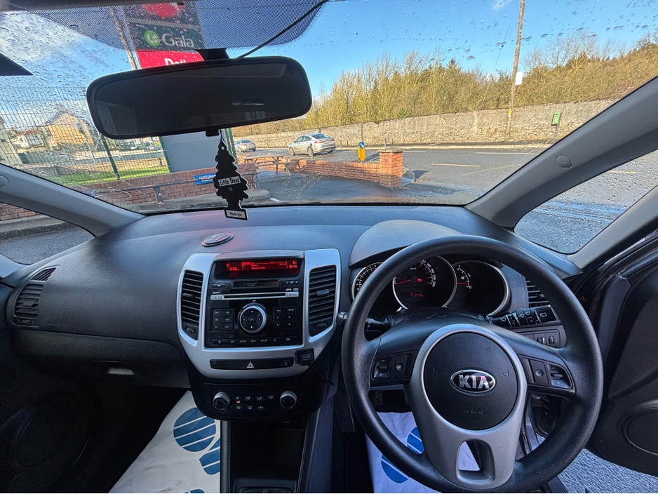 2017 Kia Venga - image 11