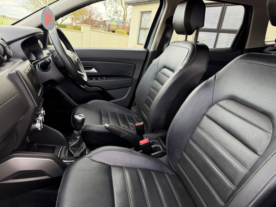2019 Dacia Duster - image 17