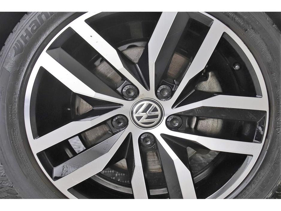 2019 Volkswagen E-Golf - image 27