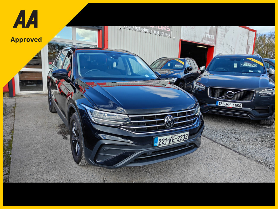 2022 Volkswagen Tiguan - image 3