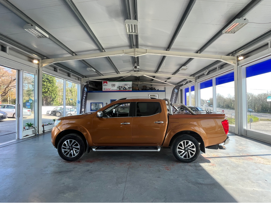 2016 Nissan Navara - image 9