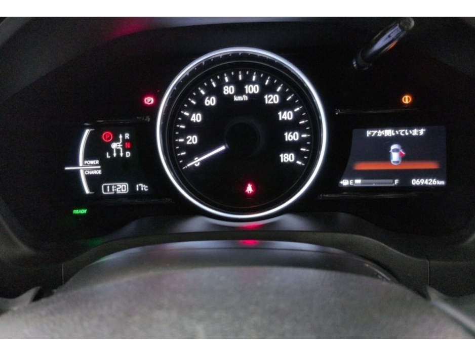 2018 Honda Vezel - image 10