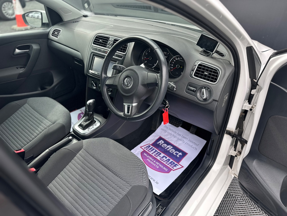 2013 Volkswagen Polo - image 9