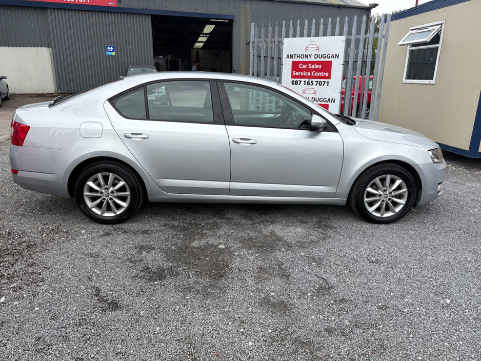2016 Skoda Octavia COMBI AMBITION 1.6TDI 110HP DSG €10,950
