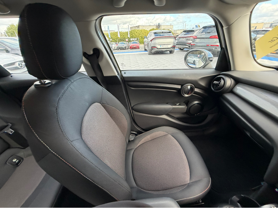 2019 MINI Cooper D - image 31