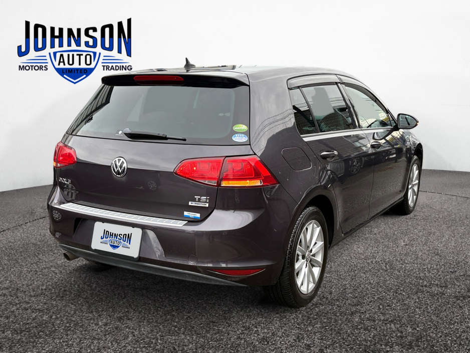 2015 Volkswagen Golf - image 4