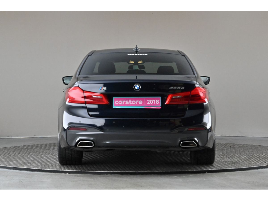 2018 BMW 5 Series - image 8