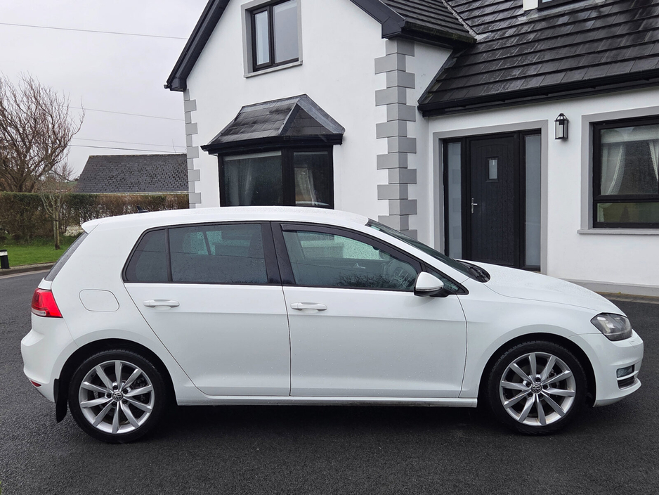 2016 Volkswagen Golf - image 8