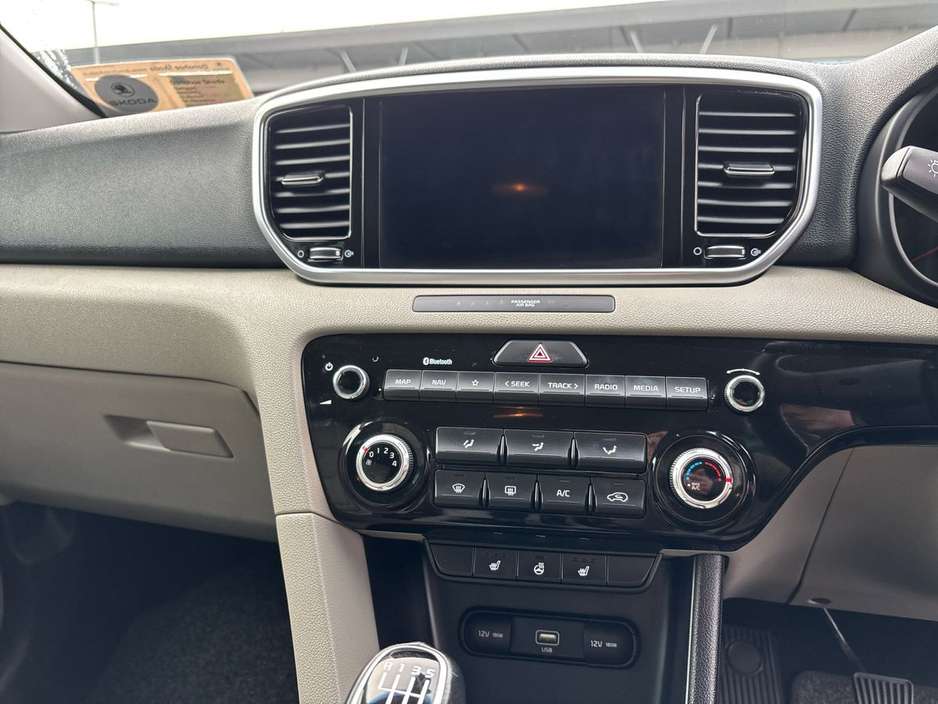 2021 Kia Sportage - image 8