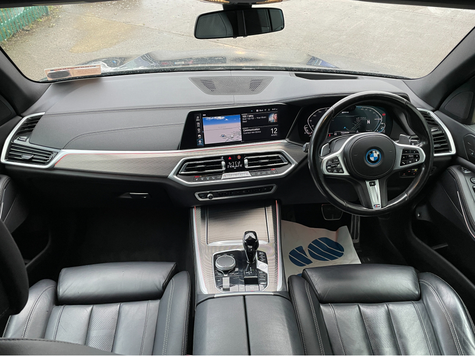 2022 BMW X5 - image 8