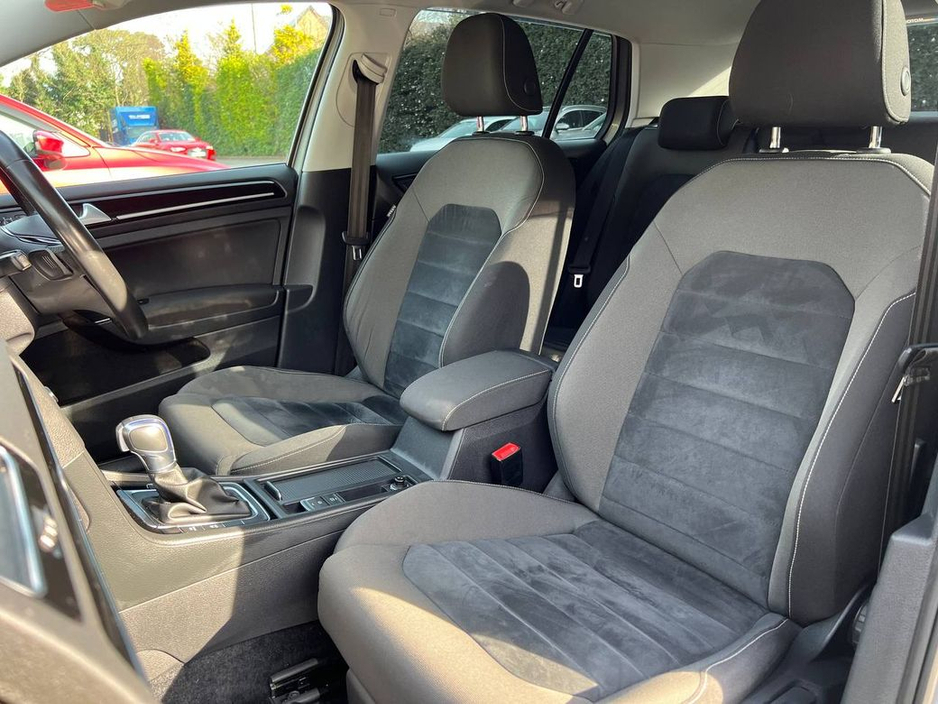 2013 Volkswagen Golf - image 6