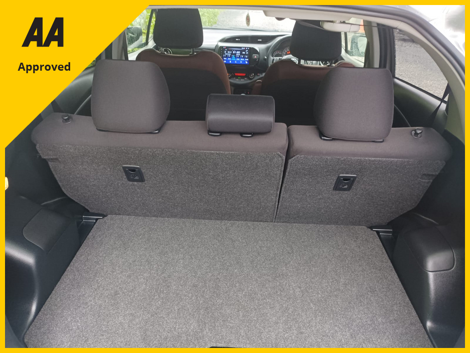 2017 Toyota Yaris TOP SPEC ULTIMA 1.3 PETROL AUTOMATIC WITH ONLY 23,136kms FACTORY IMMOBILISER PROXIMITY KEYS PUSH BUTTON START MULTI FUNCTION STEERING WHEEL REVERSE CAMERA ANDROID AUTO & APPLE CAR PLAY 2 YEARS NCT €13,995