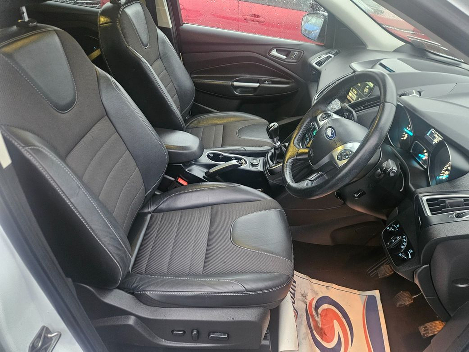 2016 Ford Kuga - image 7