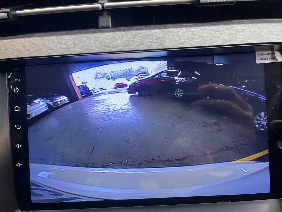 2015 Toyota Prius - image 18