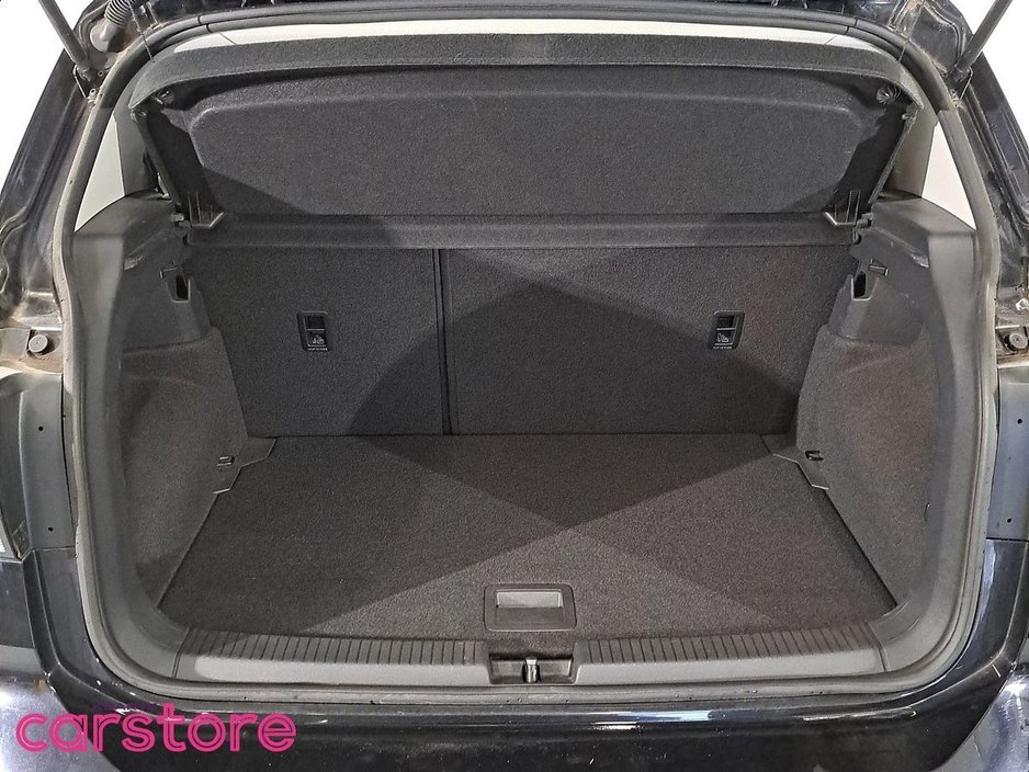 2021 Volkswagen T-Cross - image 17