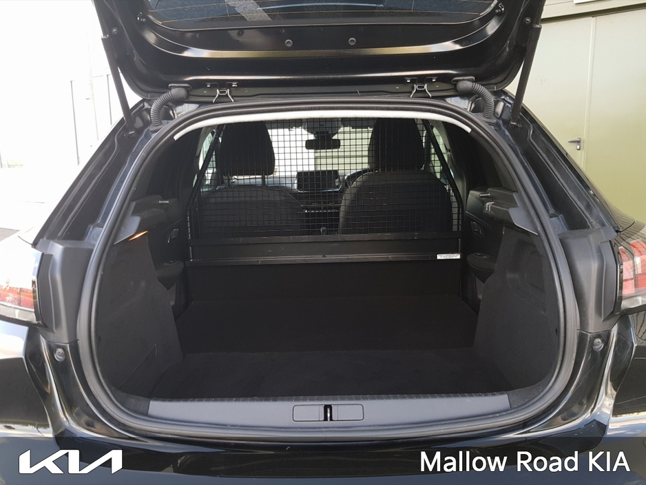 2022 Peugeot 208 - image 10