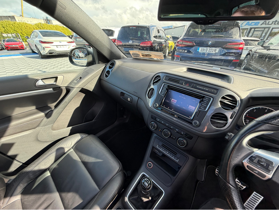 2016 Volkswagen Tiguan - image 28